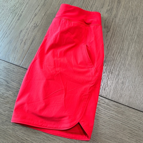 Lands’ End Red Bermuda Shorts Quick Dry/Swim Size 8 - Picture 9 of 10
